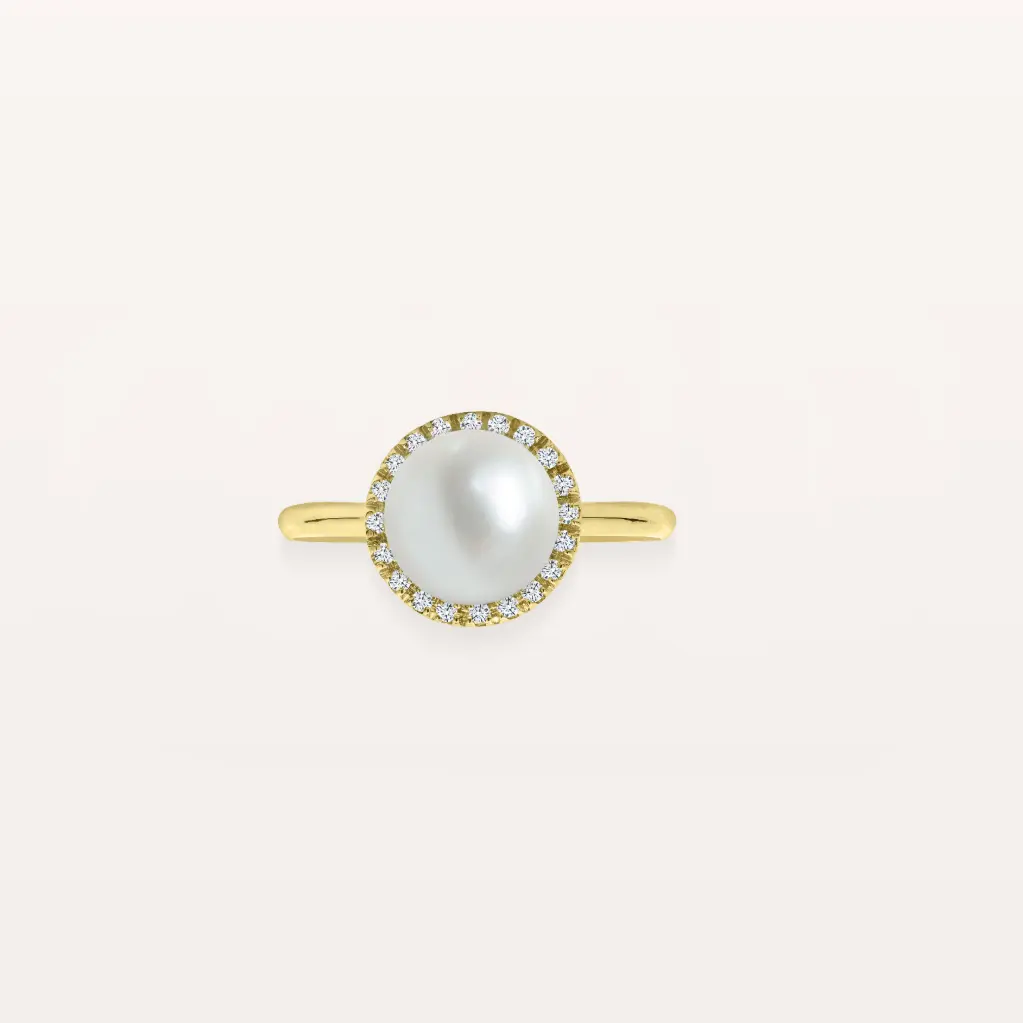 Bague en or avec perle ronde et halo de diamants