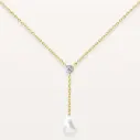 Collier avec perle ovale suspendue et diamant serti clos